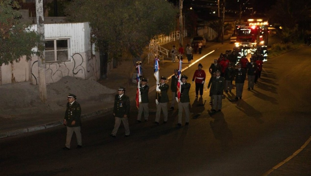/con-una-romeria-nocturna-bomberos-de-taltal-conmemora-sus-143-anos