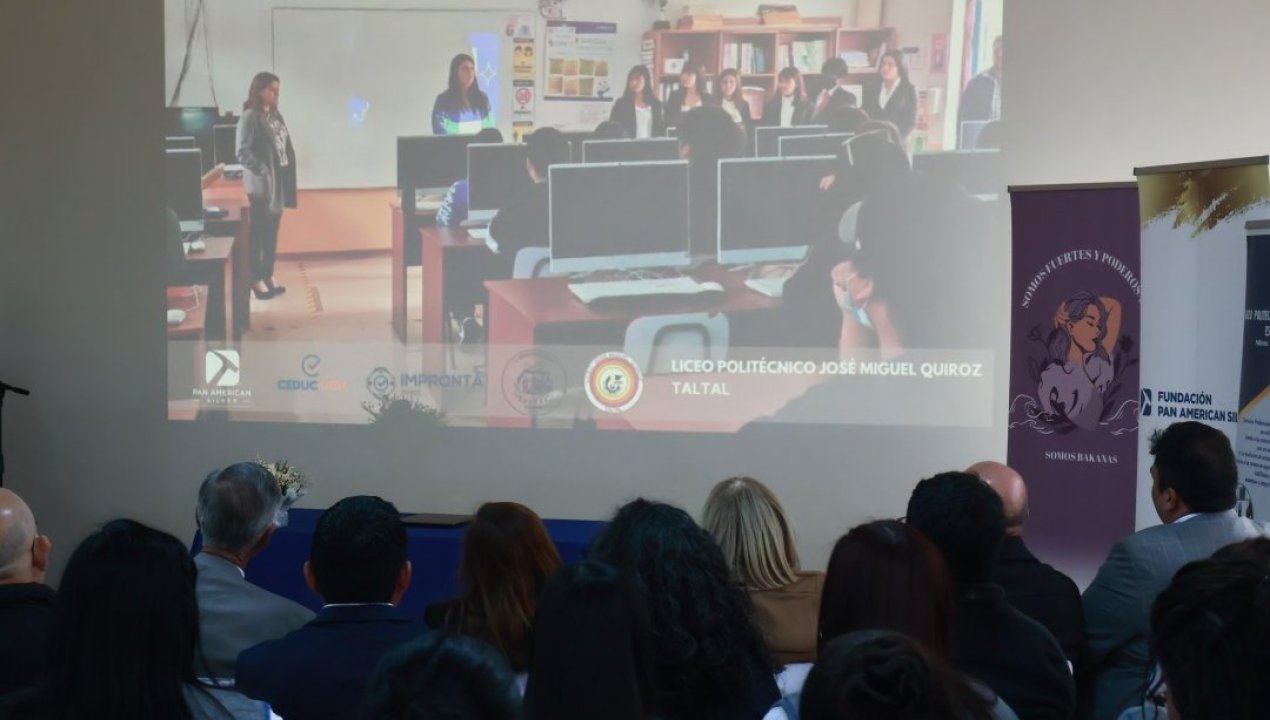 /local/pan-americian-silver-firma-importante-acuerdo-con-el-liceo-politecnico-de