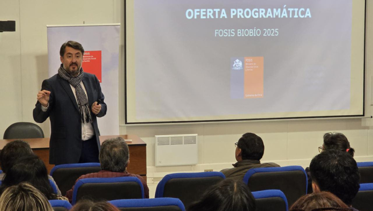 /director-regional-de-fosis-biobio-visita-ceduc-ucn-sede-lebu