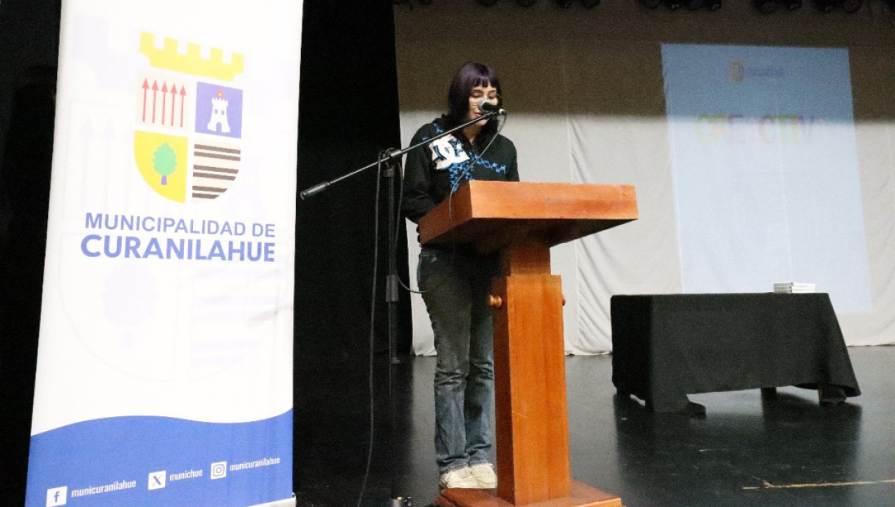 /curanilahue-certifica-a-27-jovenes-en-talleres-creativa-que-fomentan-el
