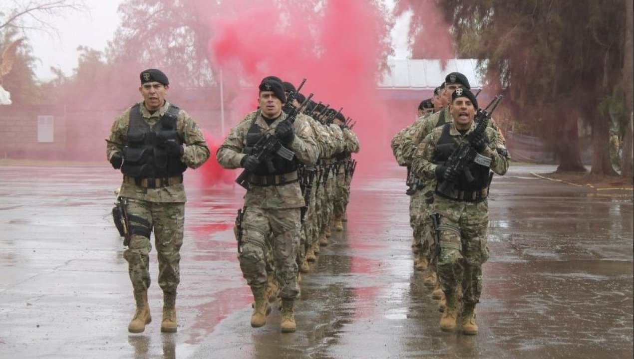 /ejercito-gradua-1er-curso-de-comandos-2025-en-chile