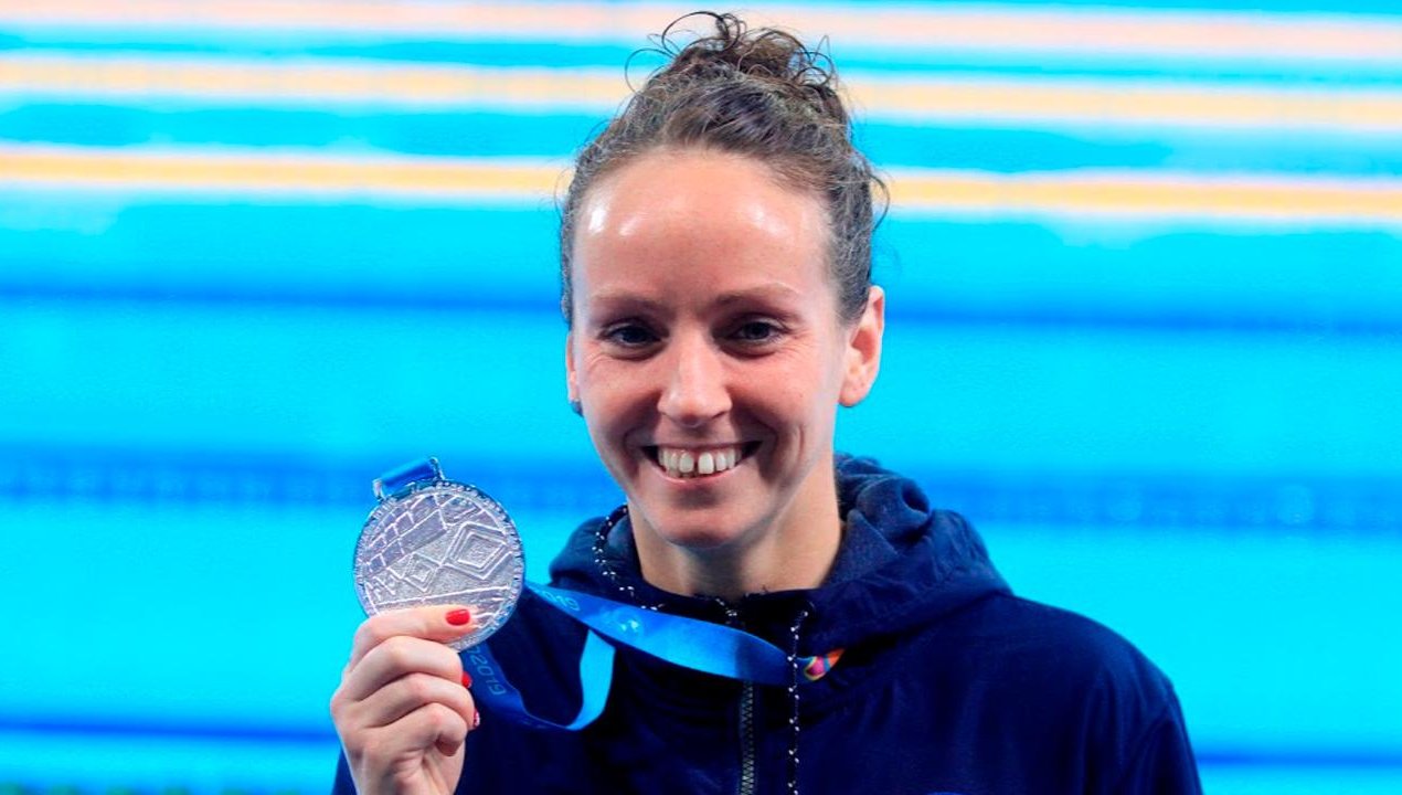 /por-segundo-ano-kristel-kobrich-recibe-premio-a-mejor-nadadora-de-latinoamerica