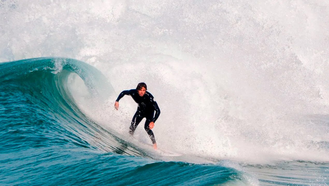 /mira-la-ola-el-surf-vive-su-primera-triple-corona-en-maitencillo