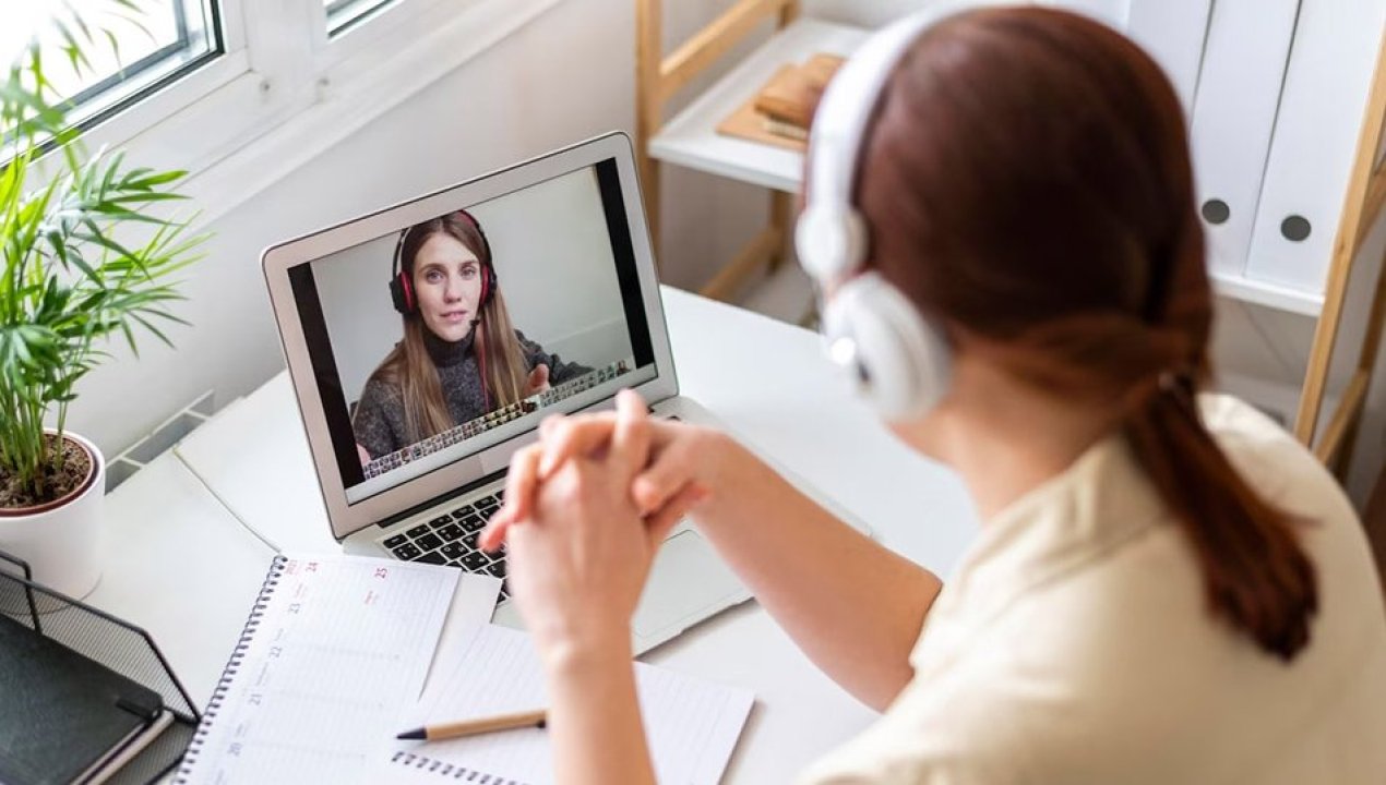 /entrevistas/economia/entrevistas-sence-y-programa-despega-lanzan-cursos-de-ingles-y-portugues